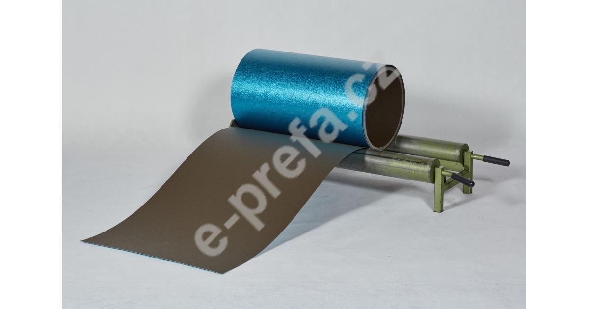 PREFA hliníkový plech Prefalz 0,70 x 650 mm Vojenská hnědá - khaki P.10 stucco Přepočet běžný metr na kila Přepočet metr čtverečný na kila